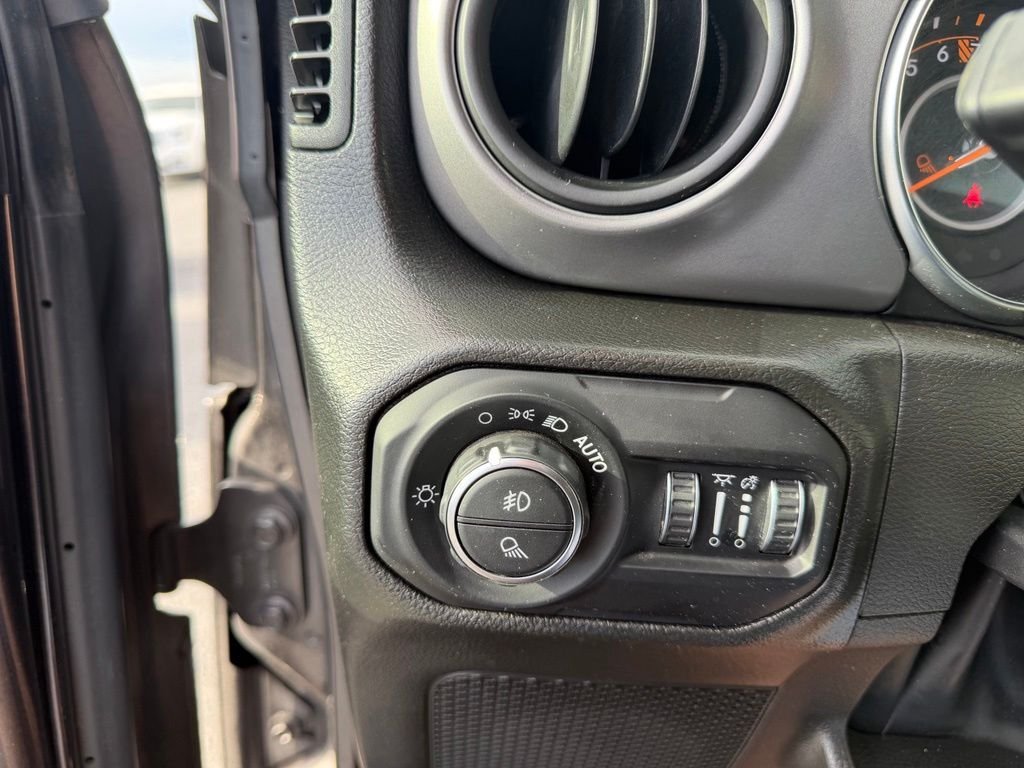 Used 2022 Gray Jeep Willys image 18