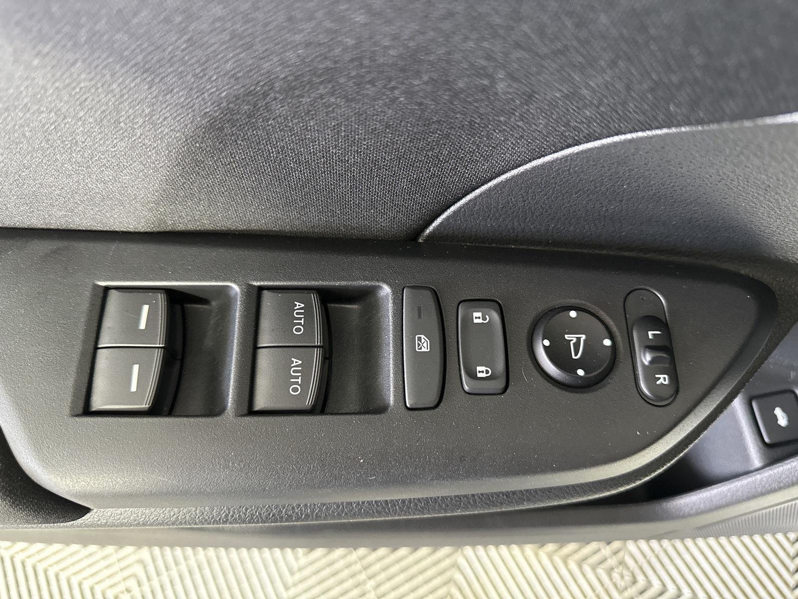 Used 2020 Platinum White Pearl Honda SI image 11