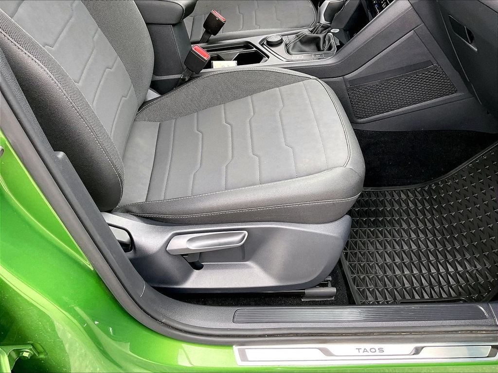 Used 2025 Bright Moss Green Metallic/Deep Black Roof Volkswagen 1.5T SE Black image 36
