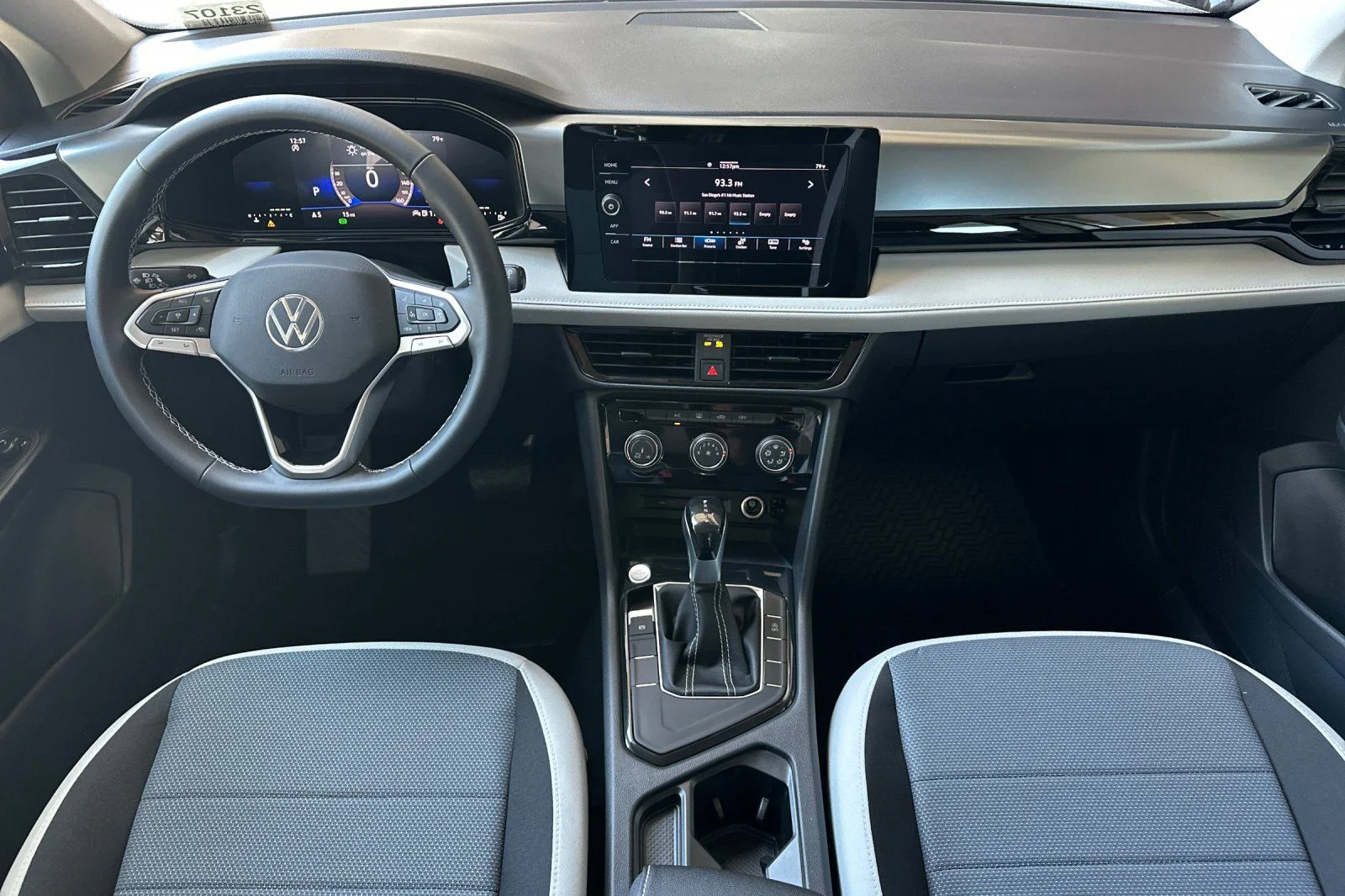 New 2026 White Volkswagen 1.5T S image 11