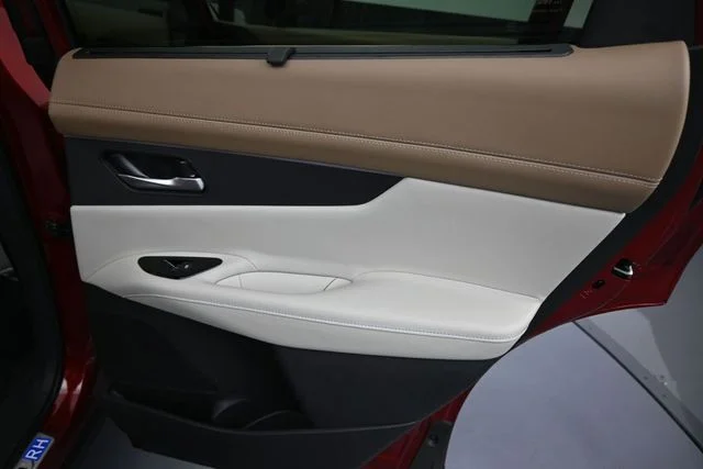 New 2026 Scarlet Ember Tintcoat Nissan Platinum image 12