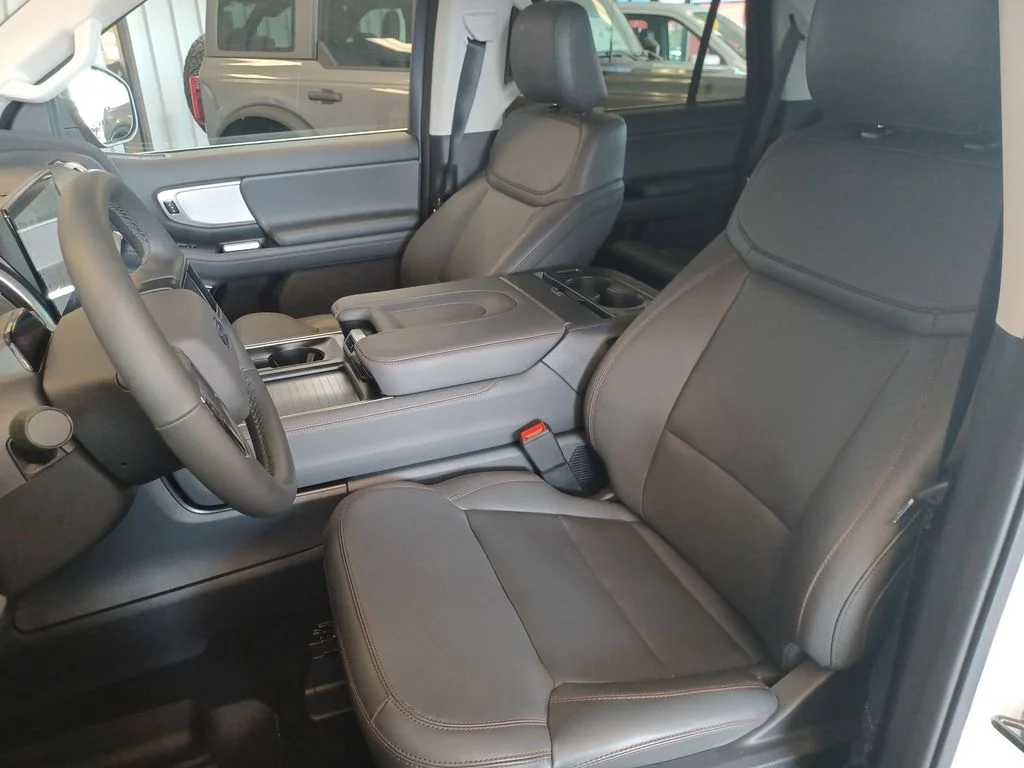 2025 Ford Expedition Active - Photo 10
