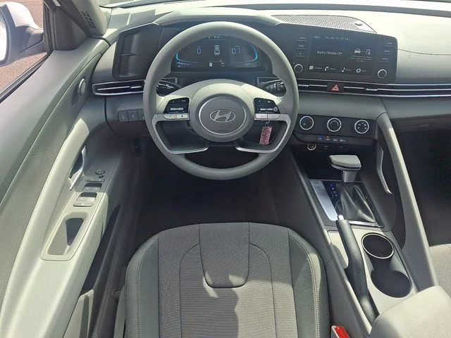 New 2026 White Hyundai SE image 10