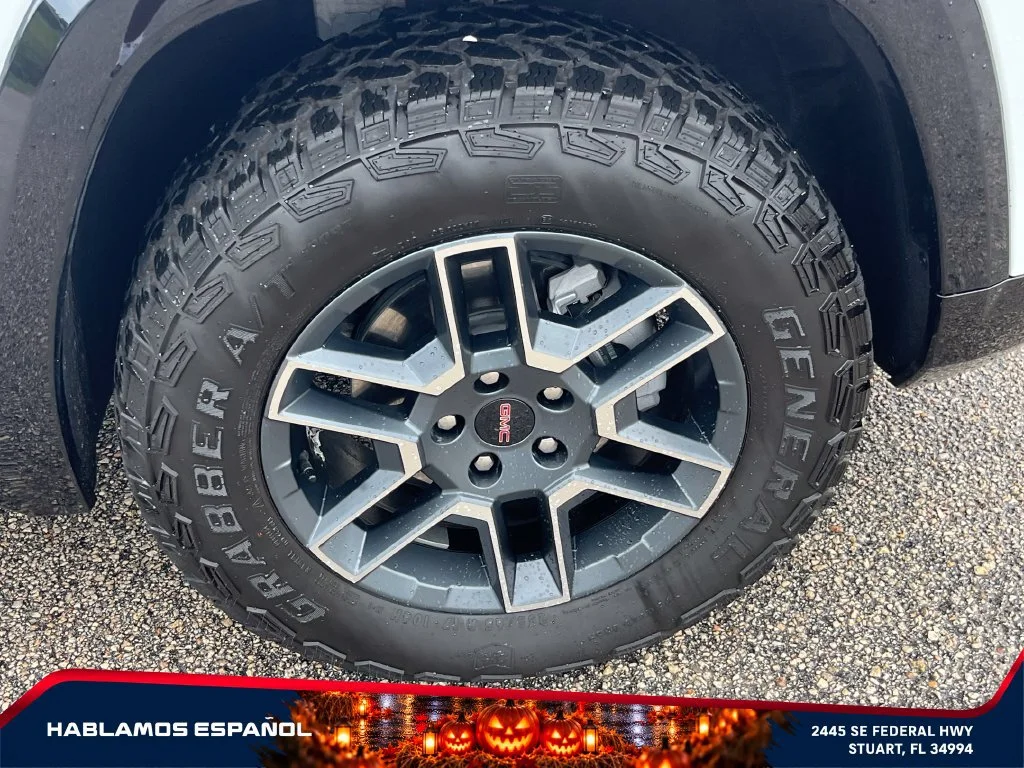 New 2026 Summit White GMC AT4 image 21
