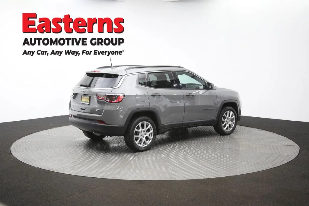 Used 2023 Gray Jeep Latitude Lux image 40