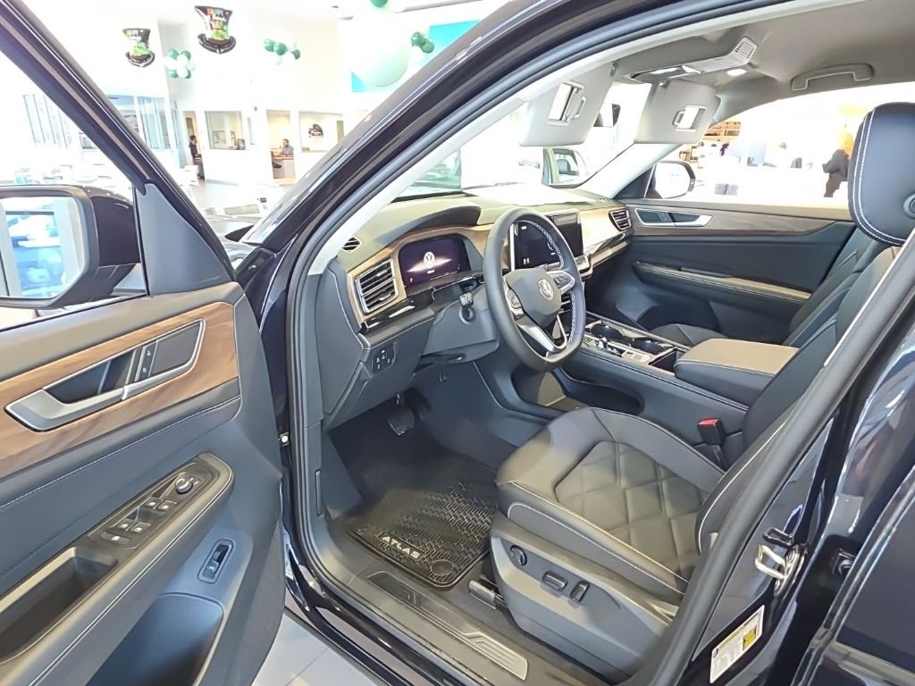 2026 Volkswagen Atlas SE w/Tech - Photo 9