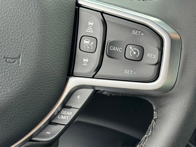 New 2026 Diamond Black Crystal Pearl-Coat Exterior Paint RAM Big Horn image 15