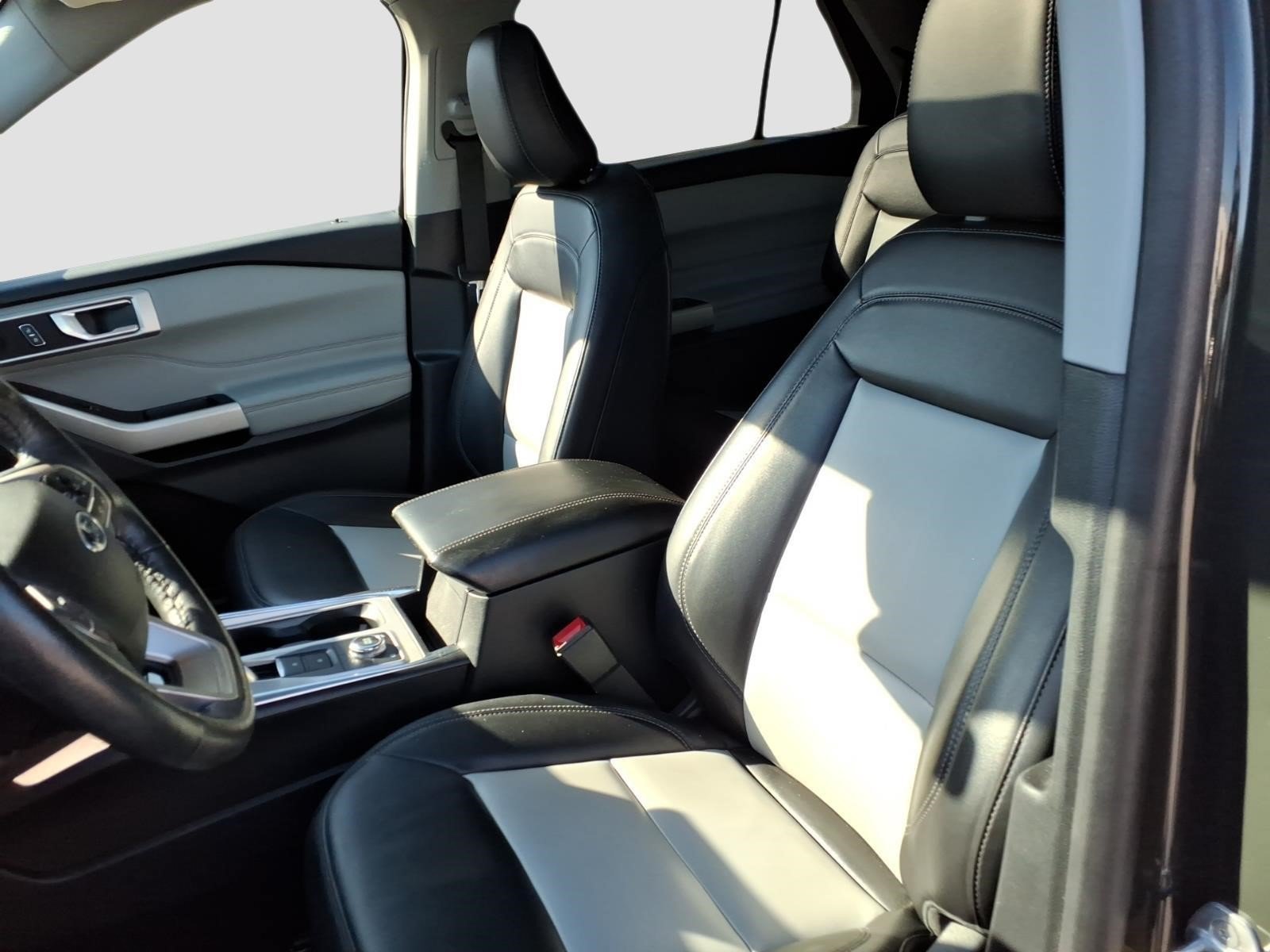 2022 Ford Explorer XLT - Photo 14