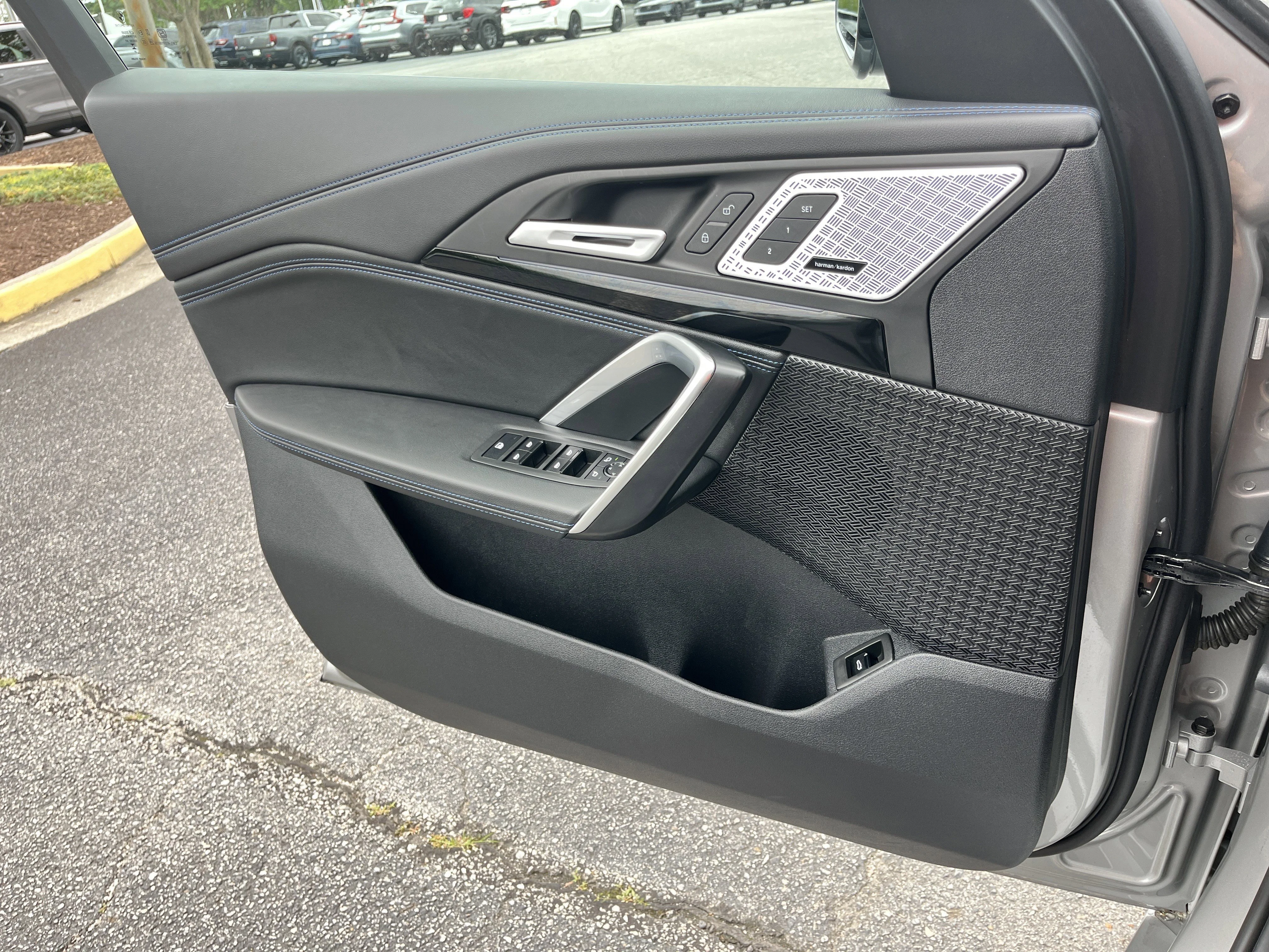 2025 BMW X1 28i - Photo 14