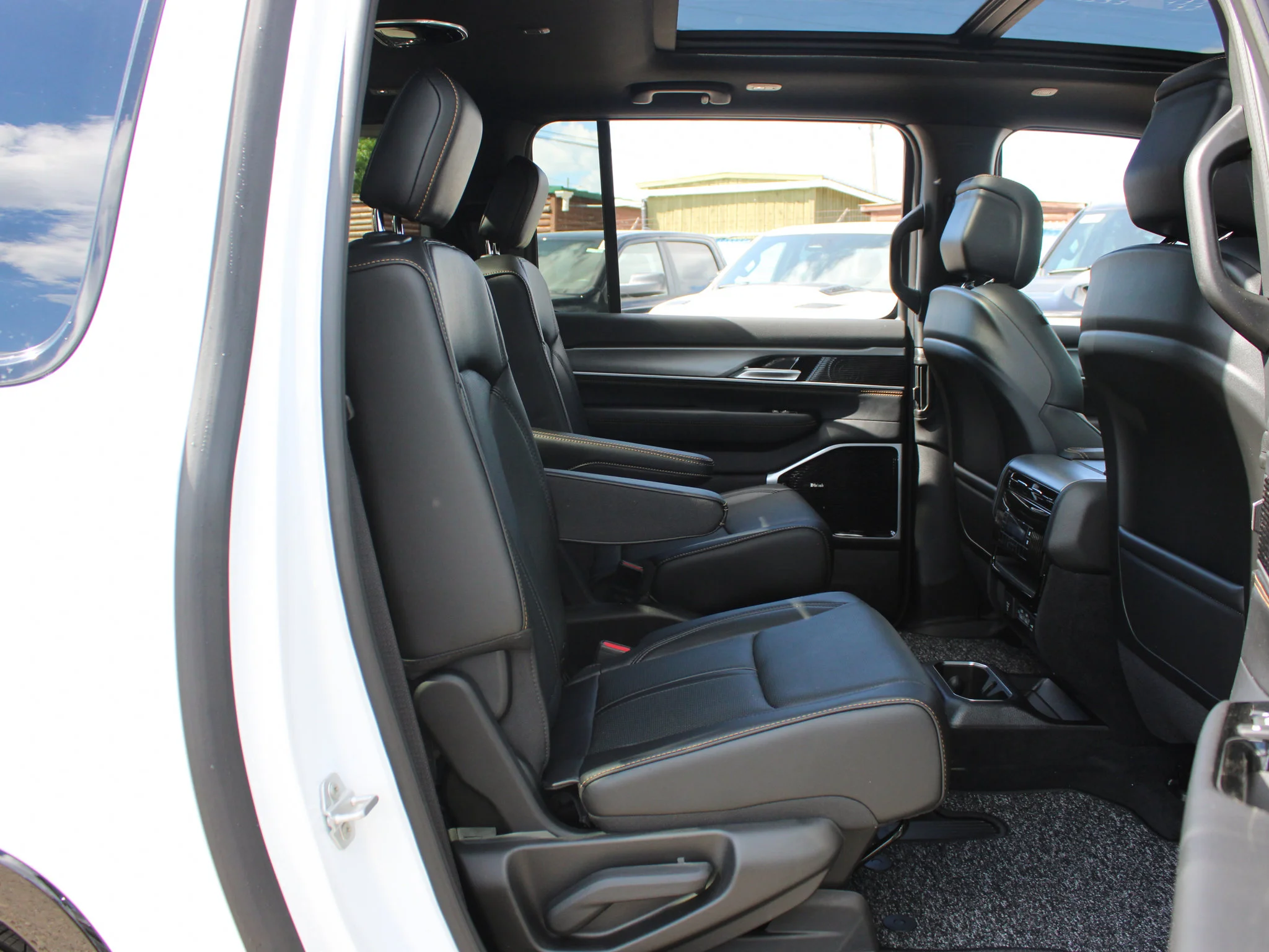 New 2026 White Jeep 85th Anniversary* image 17