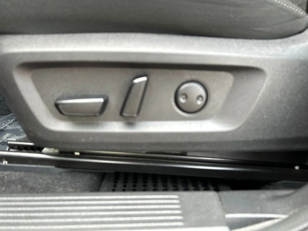 Used 2023 Red Nissan SV image 15