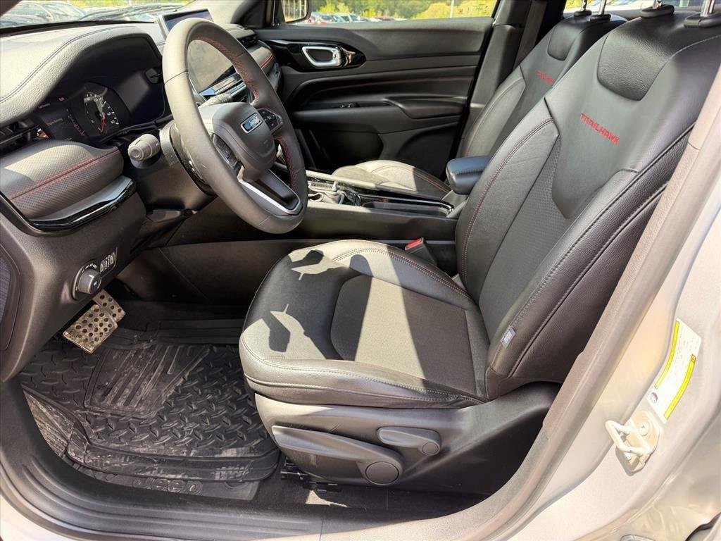 Used 2024 Silver Zynith Metallic Clearcoat Jeep Trailhawk image 18