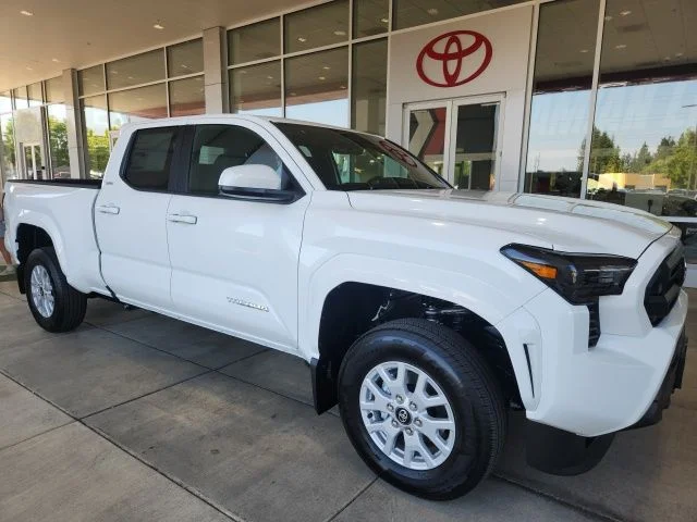 New 2026 Ice Cap Toyota SR5 image 4