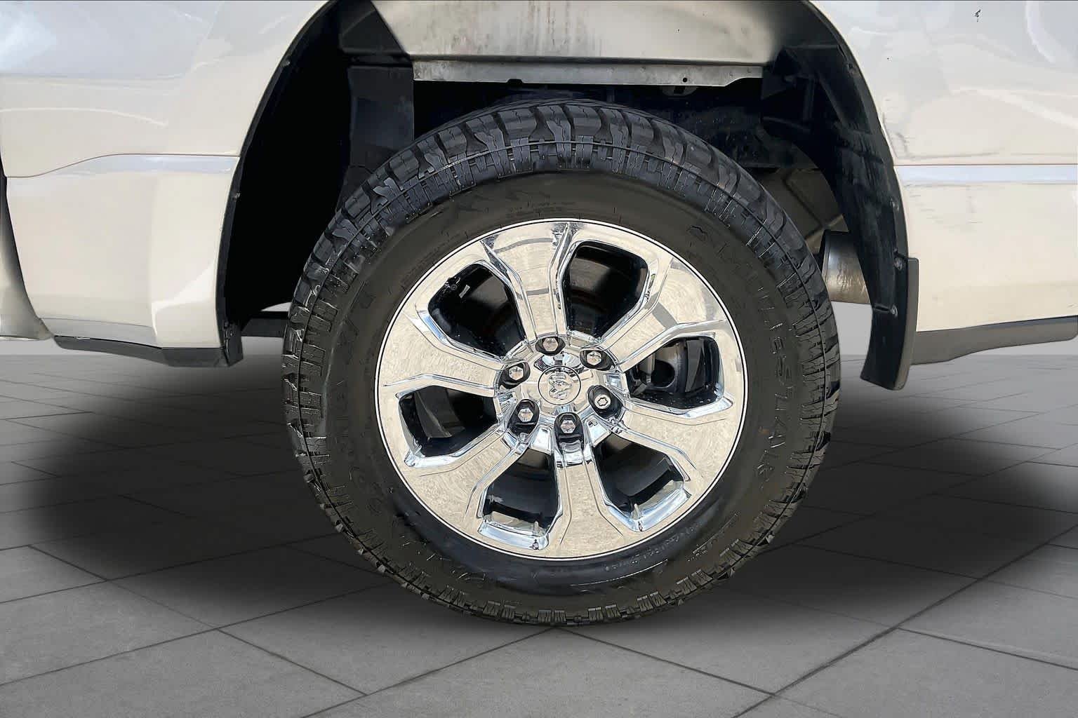 Used 2022 Billet Silver Metallic Clearcoat Ram Lone Star image 9