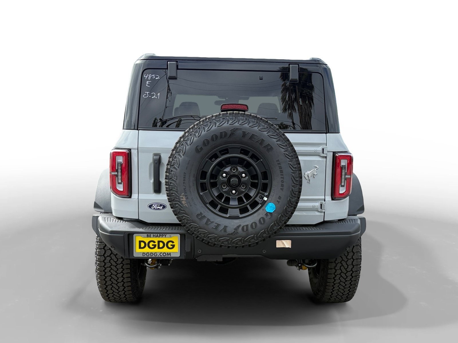 New 2026 Avalanche Gray Ford Badlands® image 4