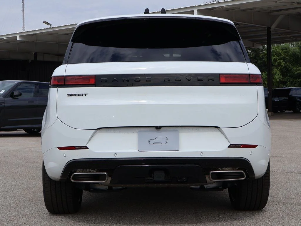New 2025 Fuji White Land Rover Dynamic SE image 6