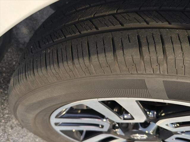 Certified Used 2023 BLIZZARD PEARL Toyota  image 44