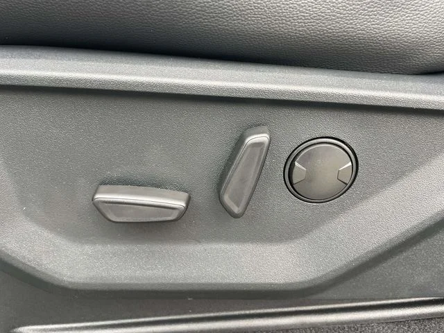 New 2026 Iconic Silver Metallic Ford Lariat® image 12