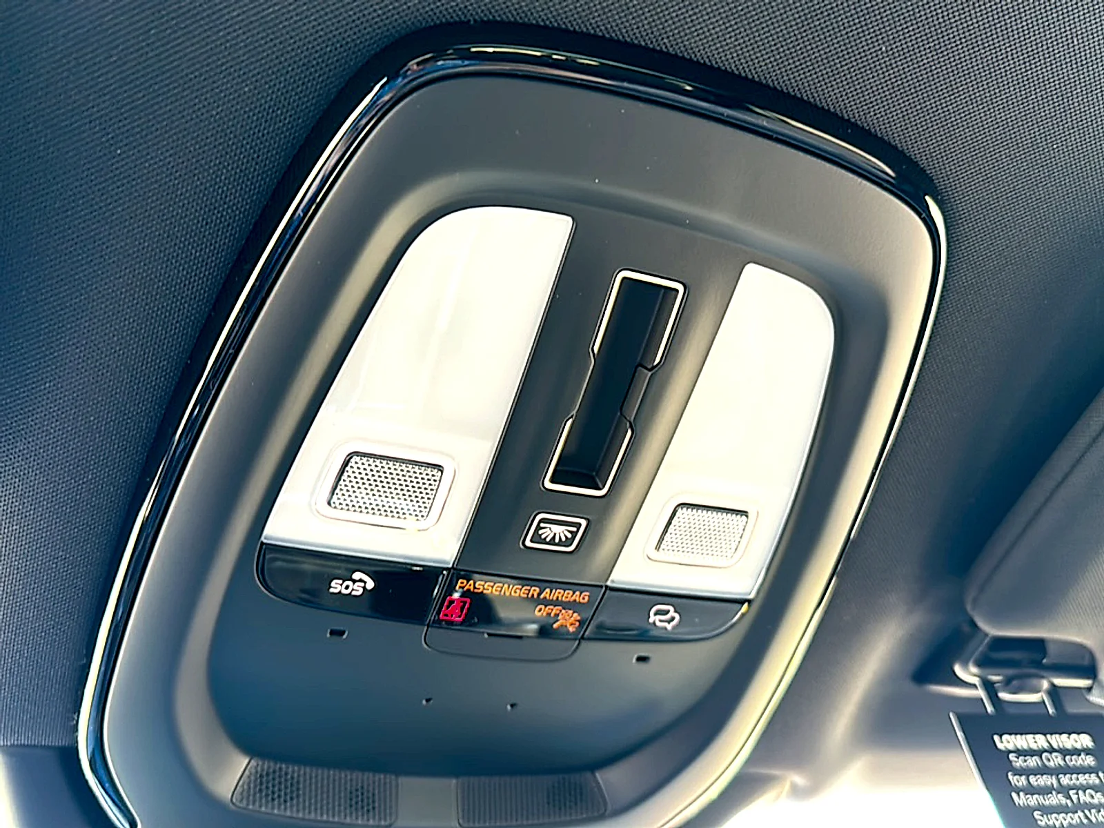 2025 Volvo XC90 Plus - Photo 28