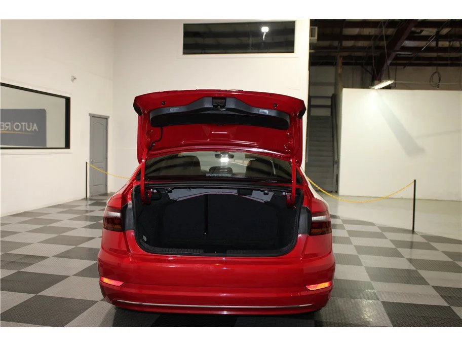 Used 2019 Red Volkswagen SEL image 19