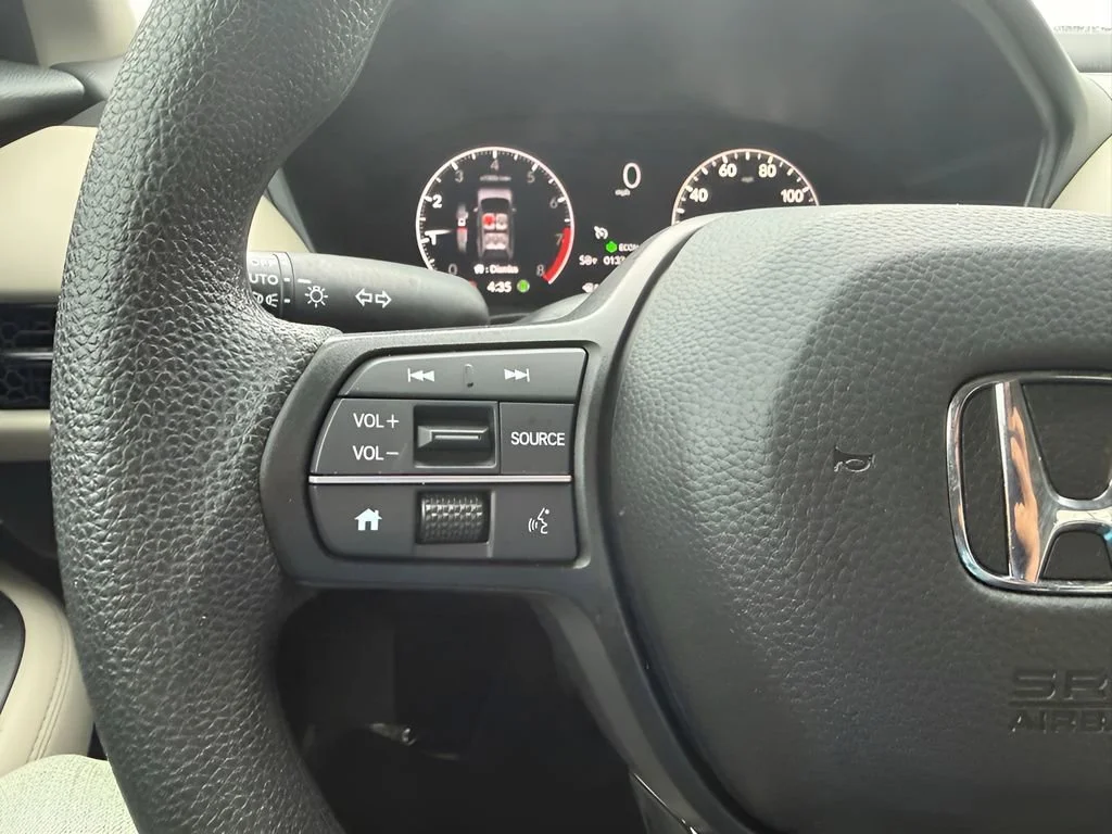 Used 2025 Silver Honda LX image 25