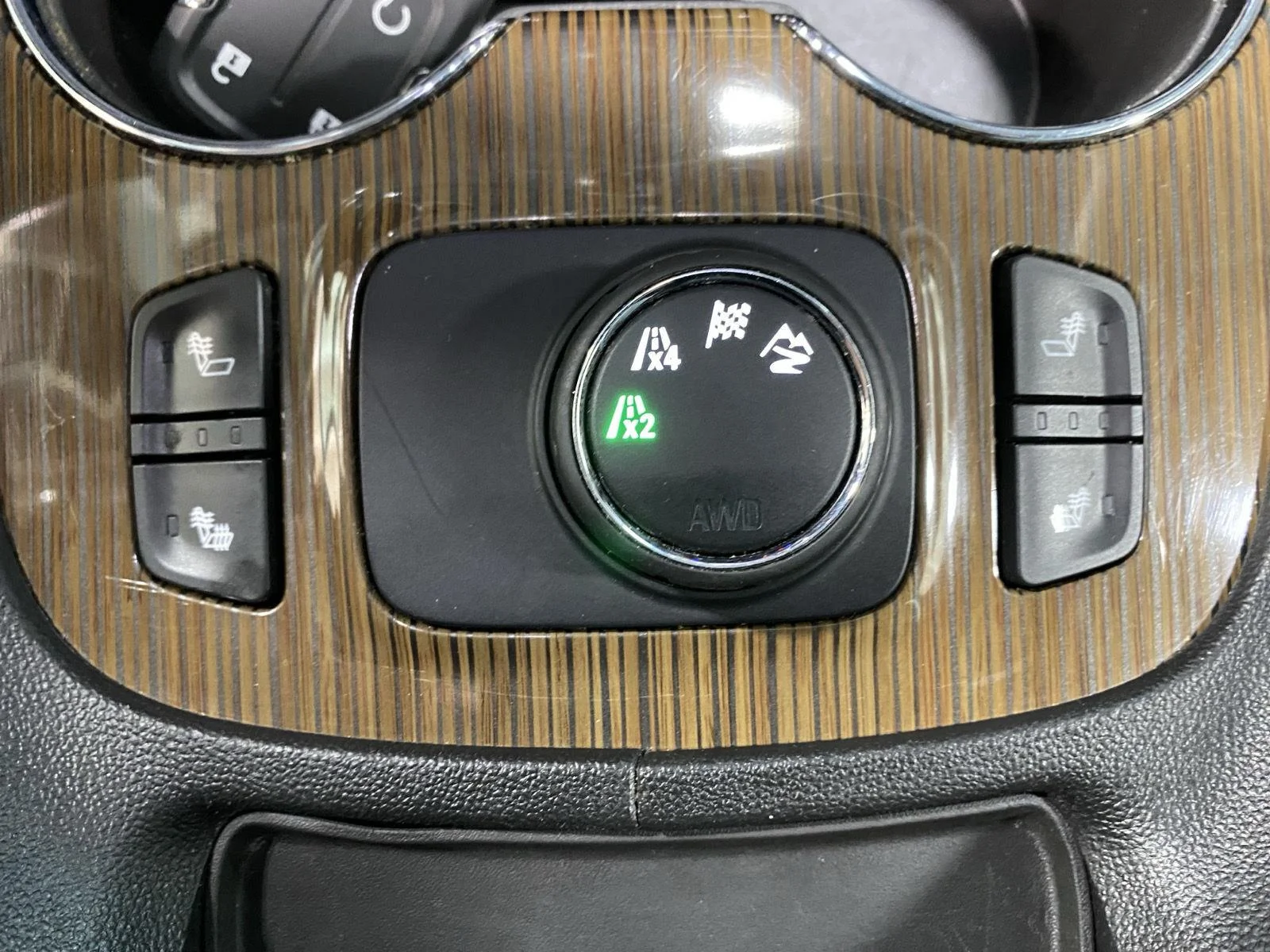 Used 2020 Red Quartz Tintcoat GMC SLE image 27