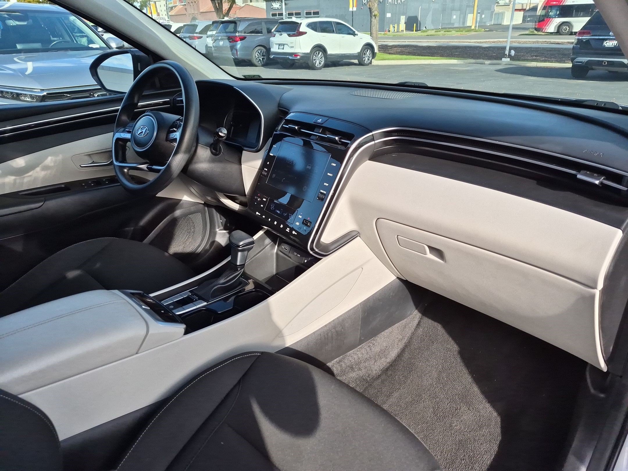 Used 2024 Shimmering Silver Hyundai SEL image 30