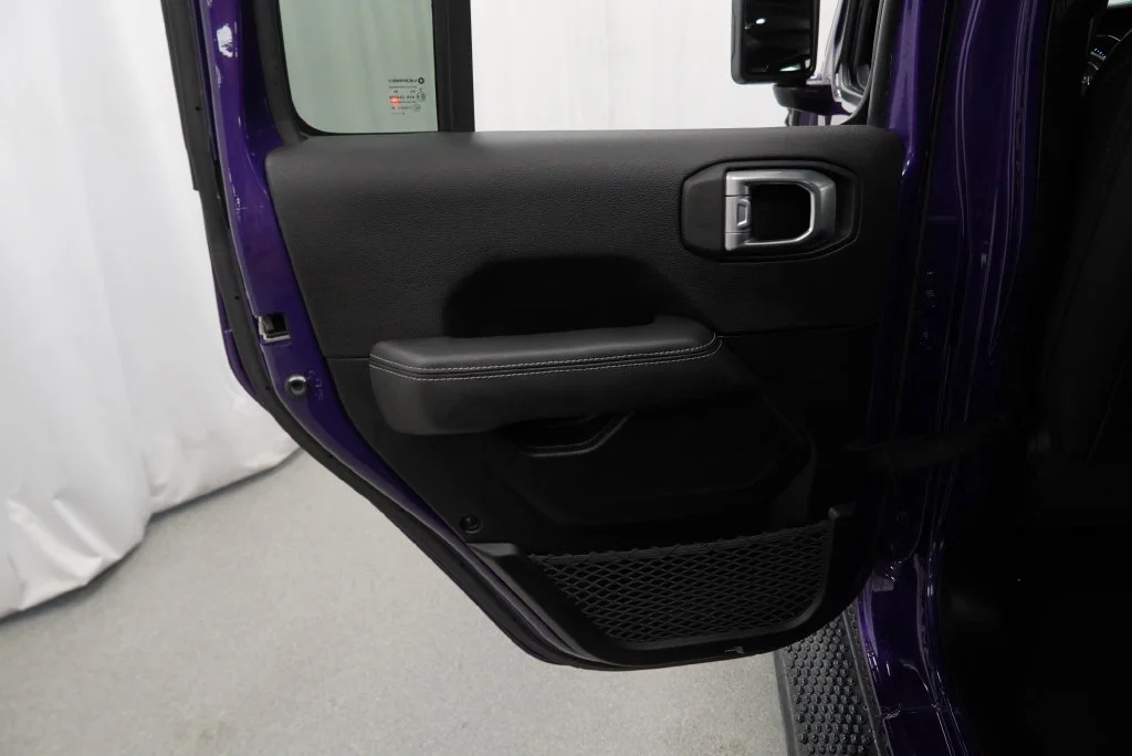 Certified Used 2023  Jeep Sahara 4xe image 37