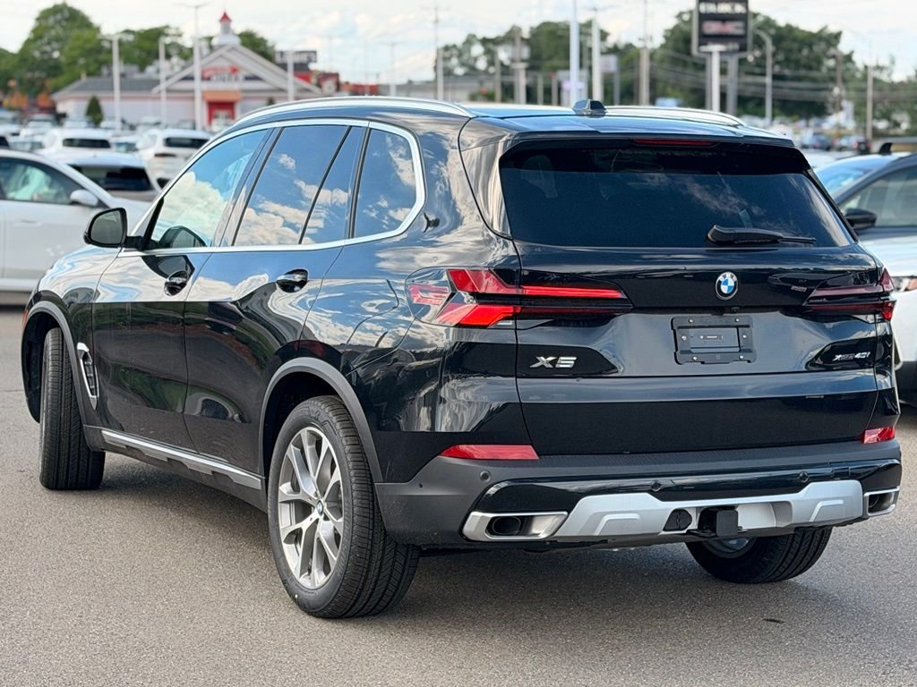 New 2026 Black Sapphire Metallic BMW xDrive40i image 3
