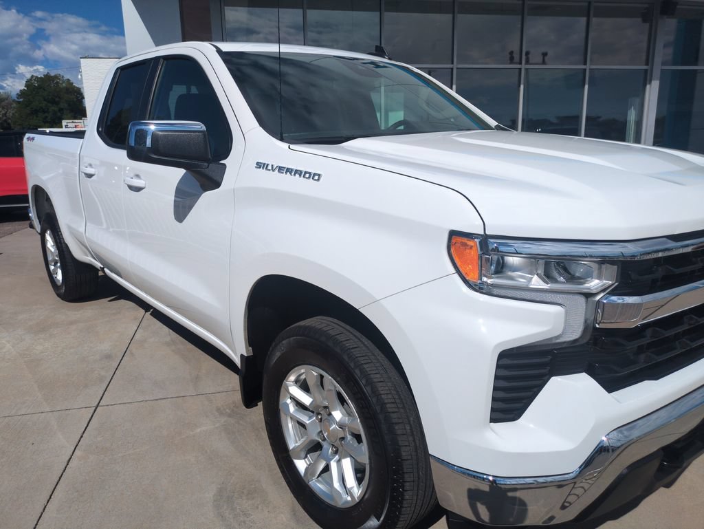 Used 2023 SUMMIT WHITE Chevrolet LT image 7