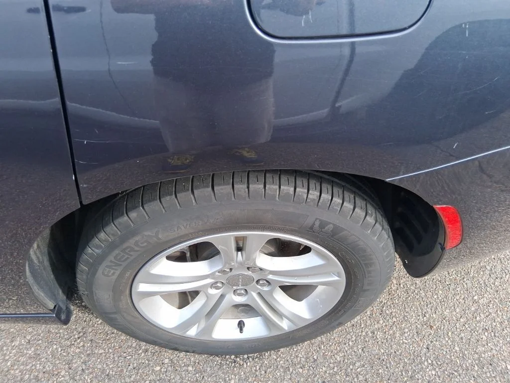 Used 2019 Gray Dodge SXT image 10