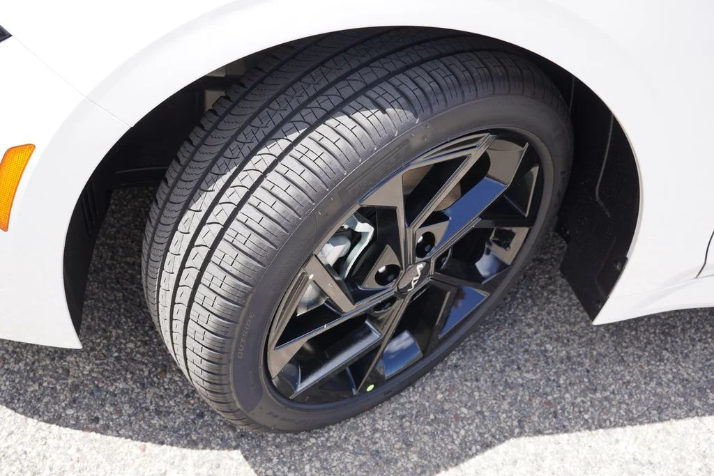 New 2026 Snow White Pearl Kia GT-Line AWD image 9