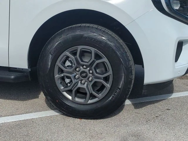 New 2026 Oxford White Ford Active image 10