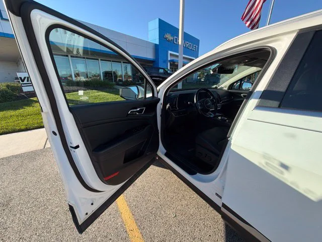 Used 2023 White Kia EX image 6