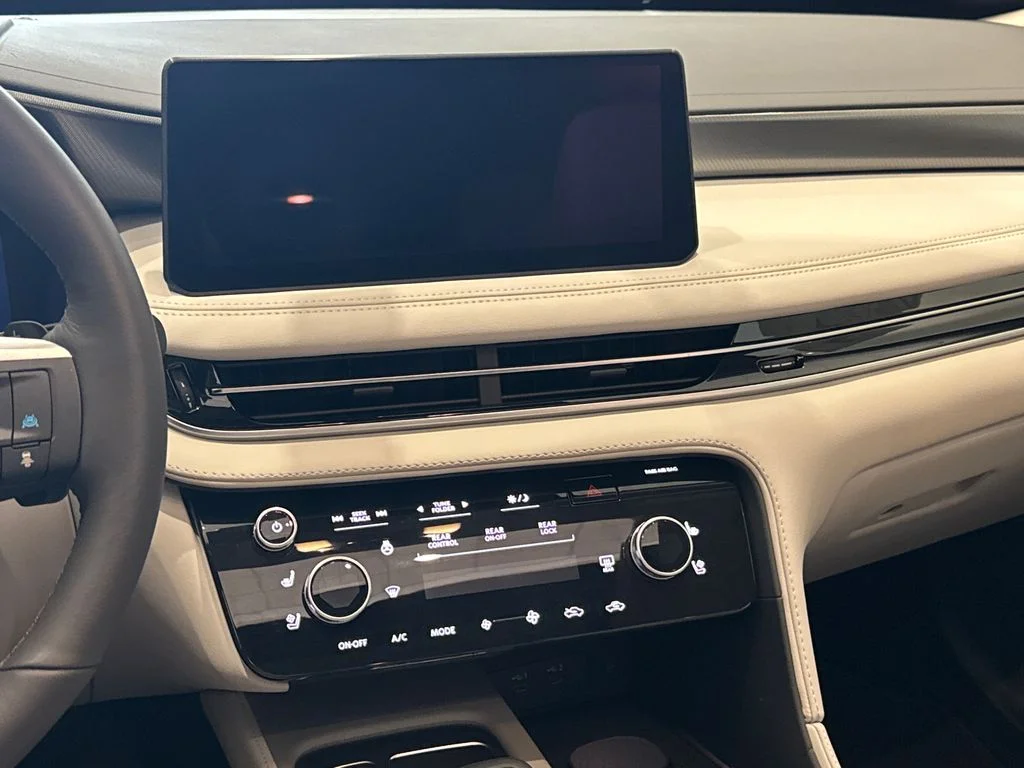 New 2027 WARM TITANIUM INFINITI Luxe FWD image 27