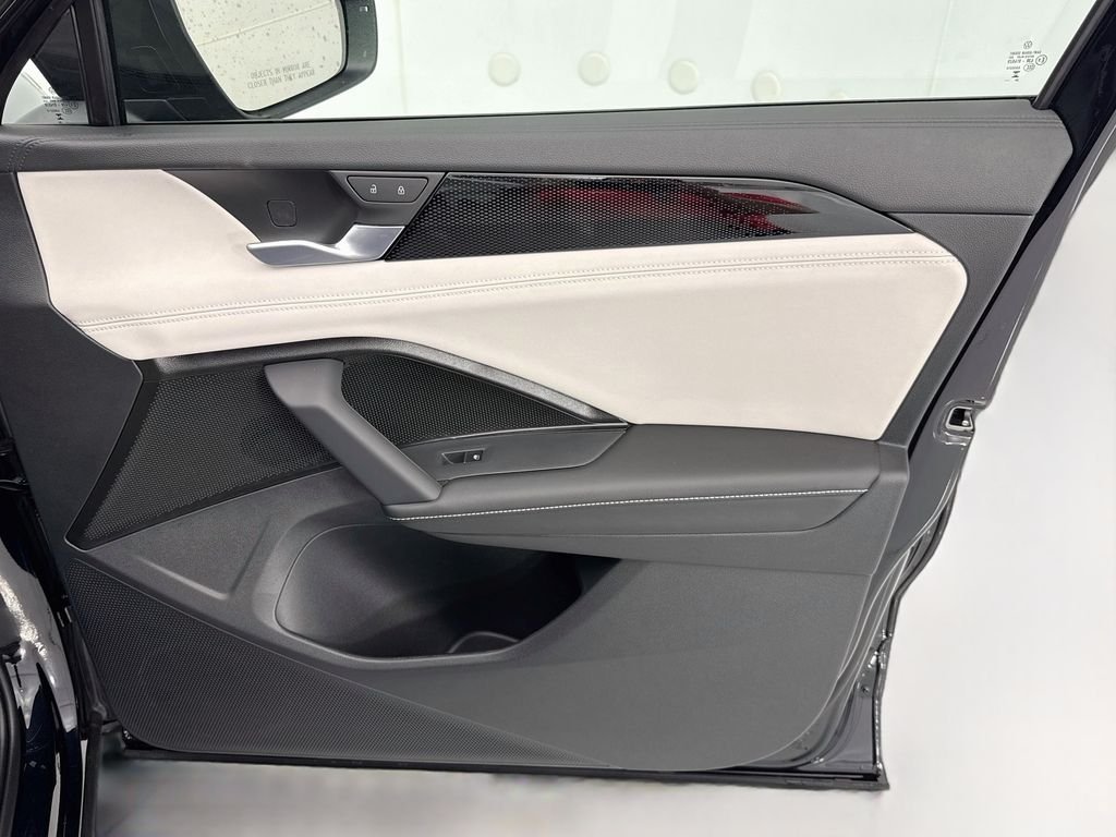 New 2026 Deep Black Pearl Volkswagen SE image 23