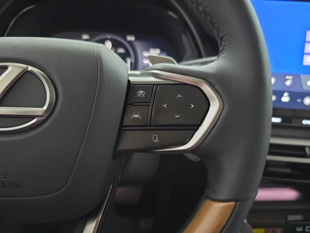 New 2026 Iridium Lexus PREMIUM PLUS image 18