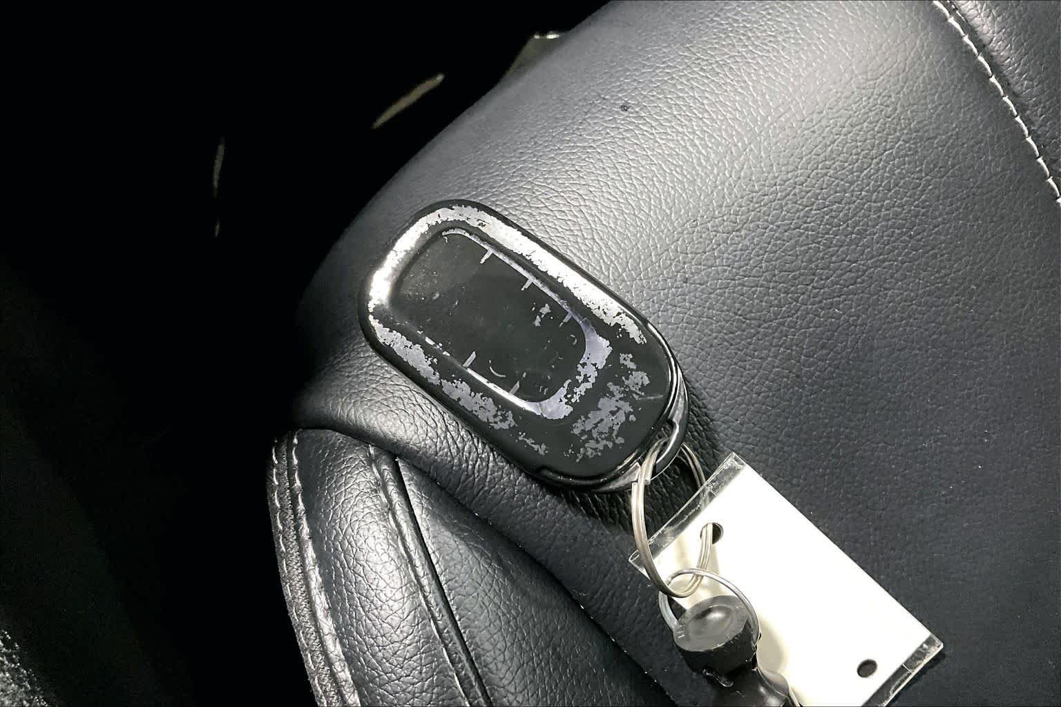 Used 2026 Crystal Black Pearl Honda Touring image 13
