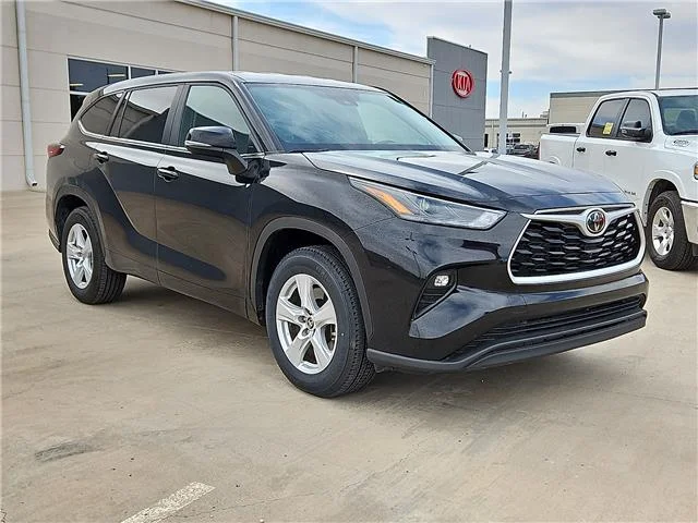 Used 2025 Black Toyota  image 4