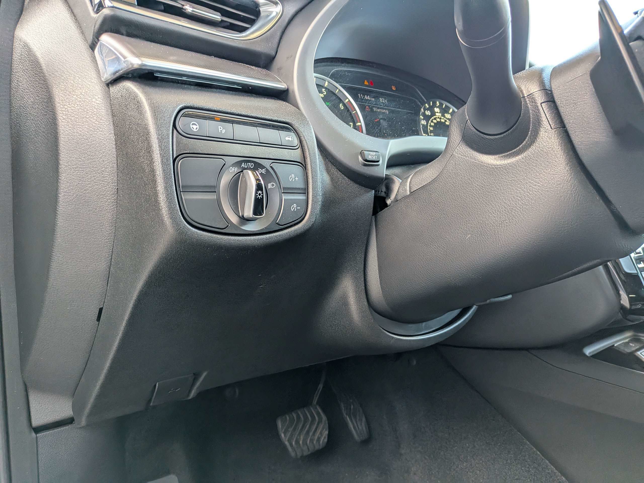 Used 2023 Gray INFINITI LUXE image 15
