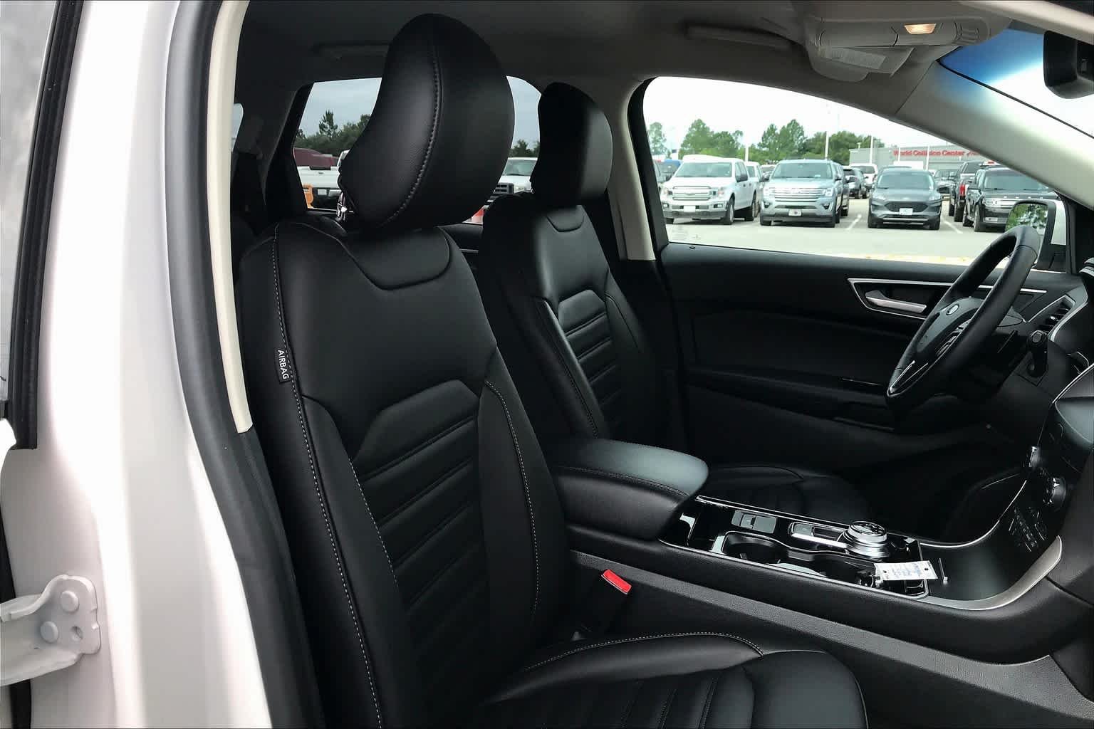 Used 2019 White Platinum Metallic Tri-Coat Ford SEL image 9