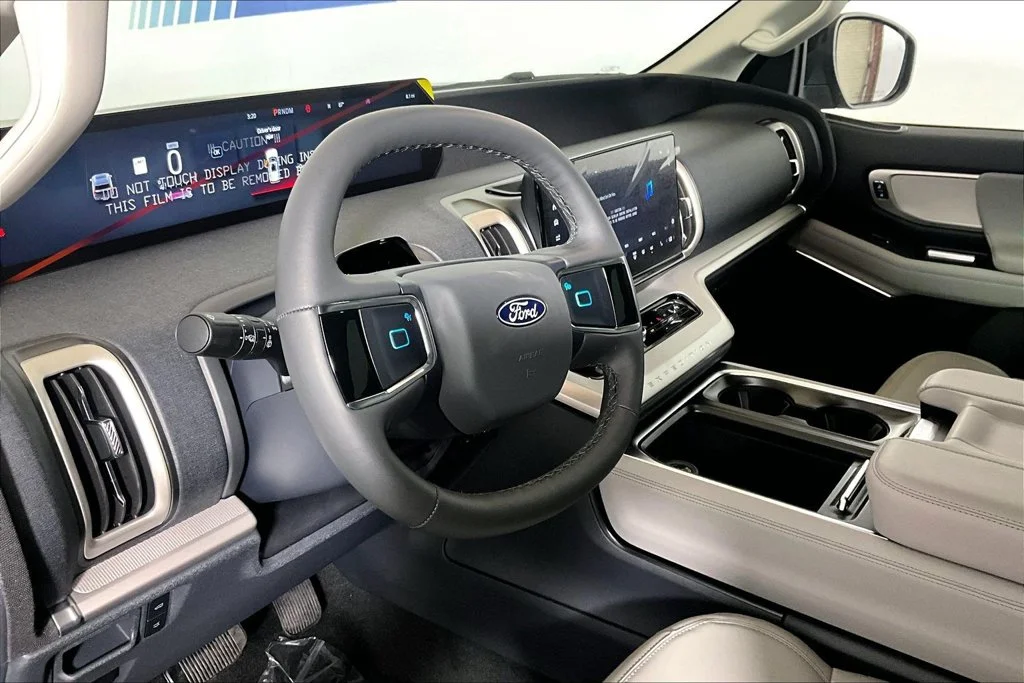 New 2027 Nocturnal Blue Metallic Ford MAX Active image 6