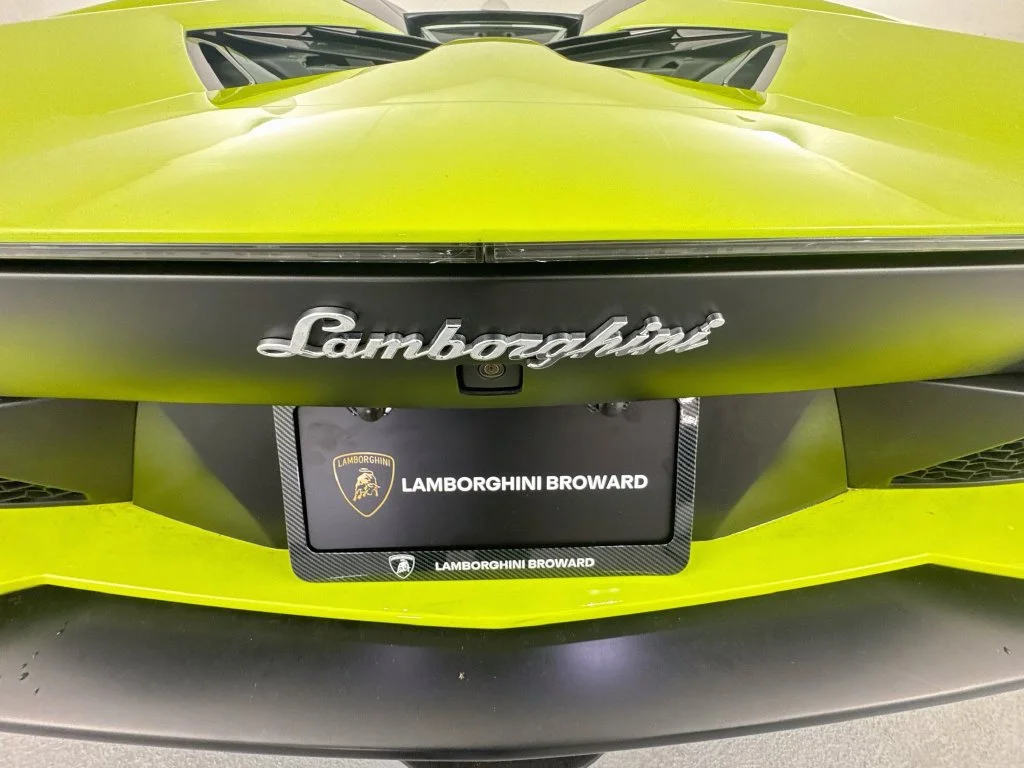 Used 2019  Lamborghini Base image 25