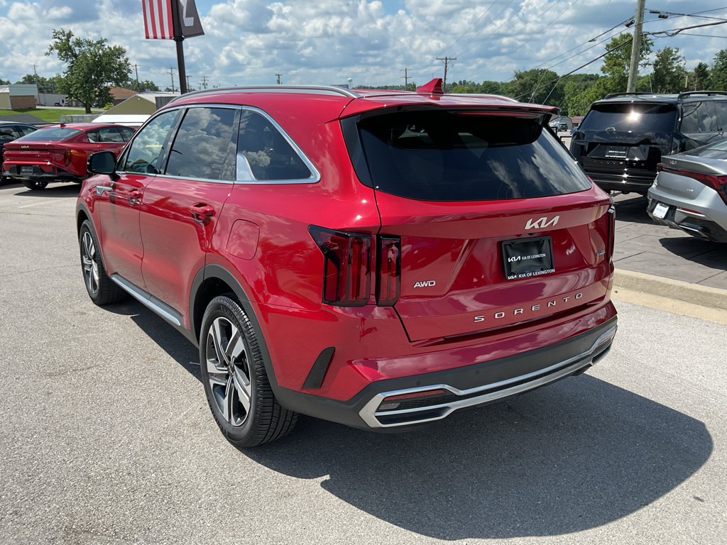 Used 2022 Runway Red Kia SX image 7