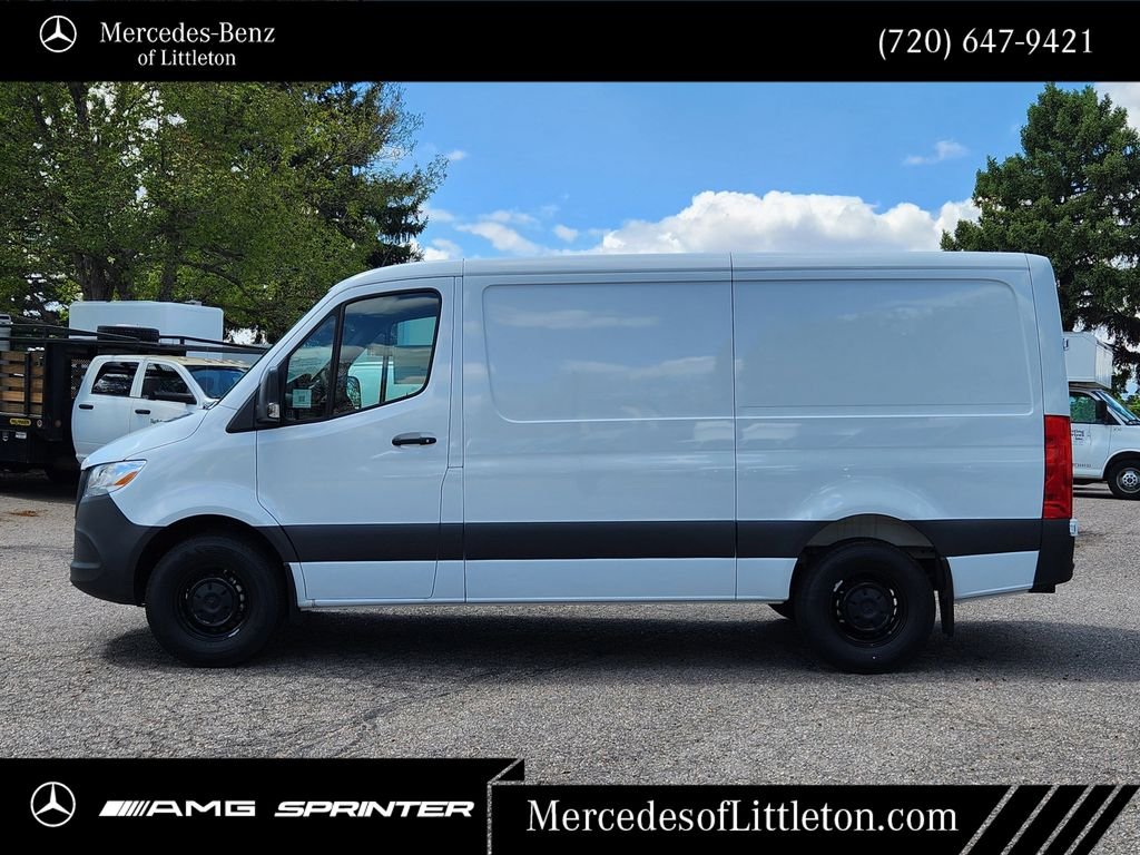 New 2026 Arctic+White Mercedes-Benz Cargo 144 WB image 4