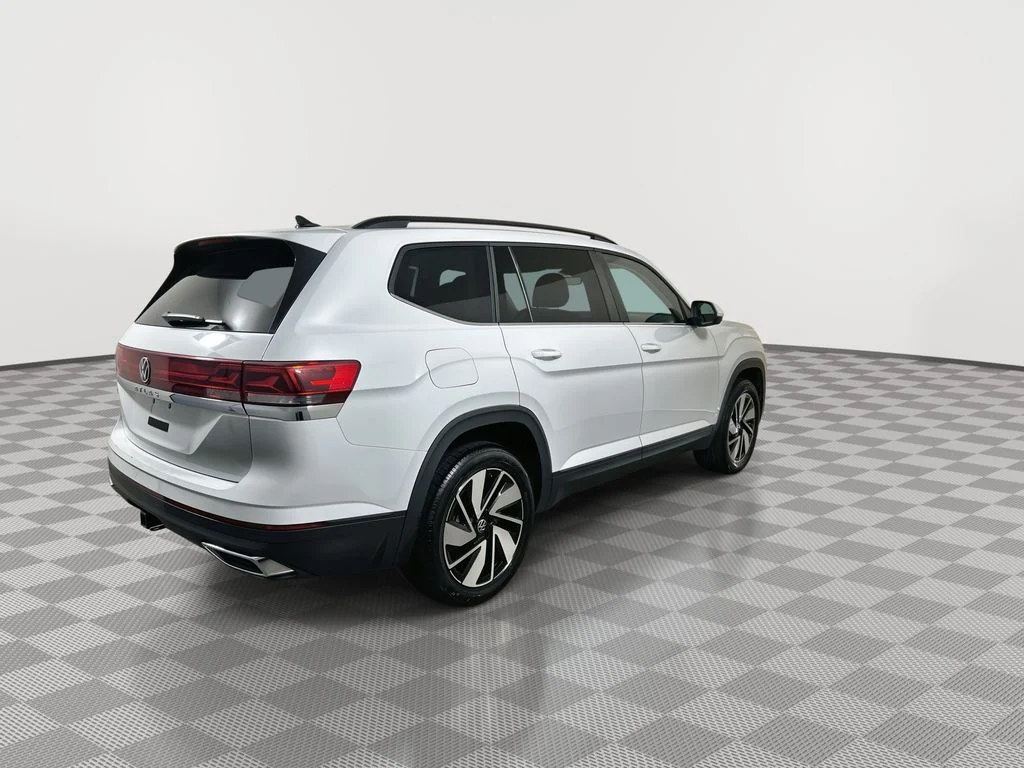 Used 2025 Gray Volkswagen 2.0T SE w/Technology image 8