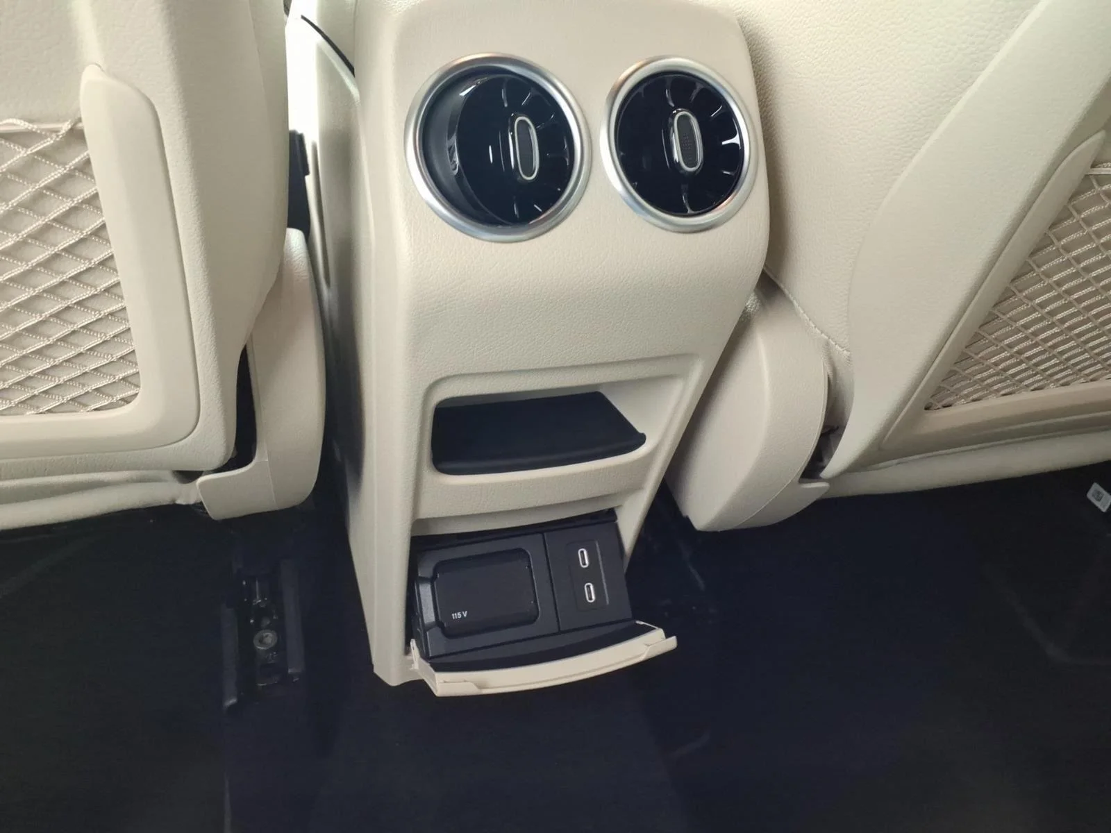 Used 2025 Polar White Mercedes-Benz GLA 250 image 22