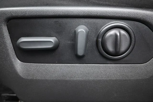 Used 2021 SUMMIT WHITE GMC Elevation image 11