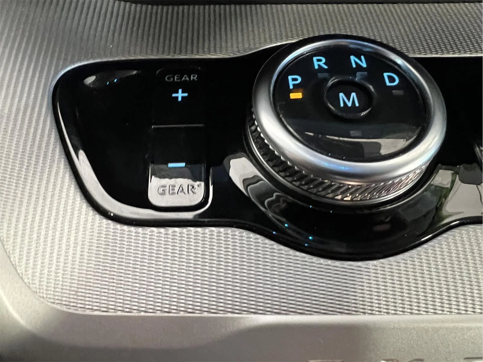 Used 2025 Agate Black Ford Active image 14