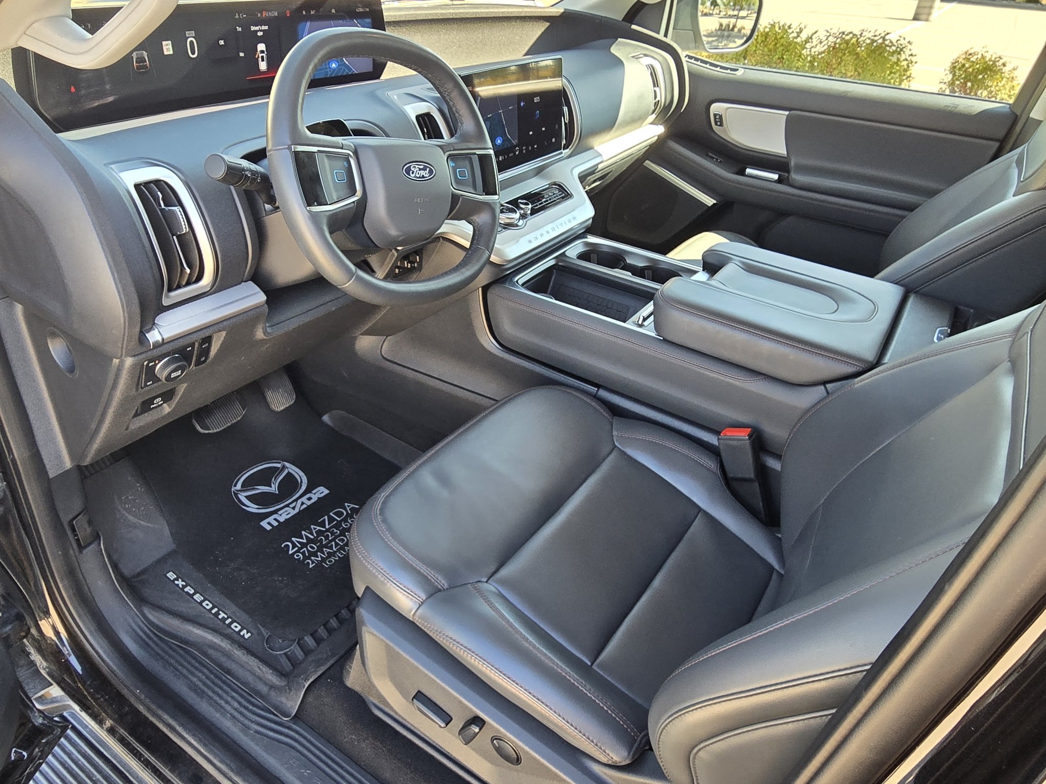 Used 2025 Agate Black Metallic Ford Active image 26